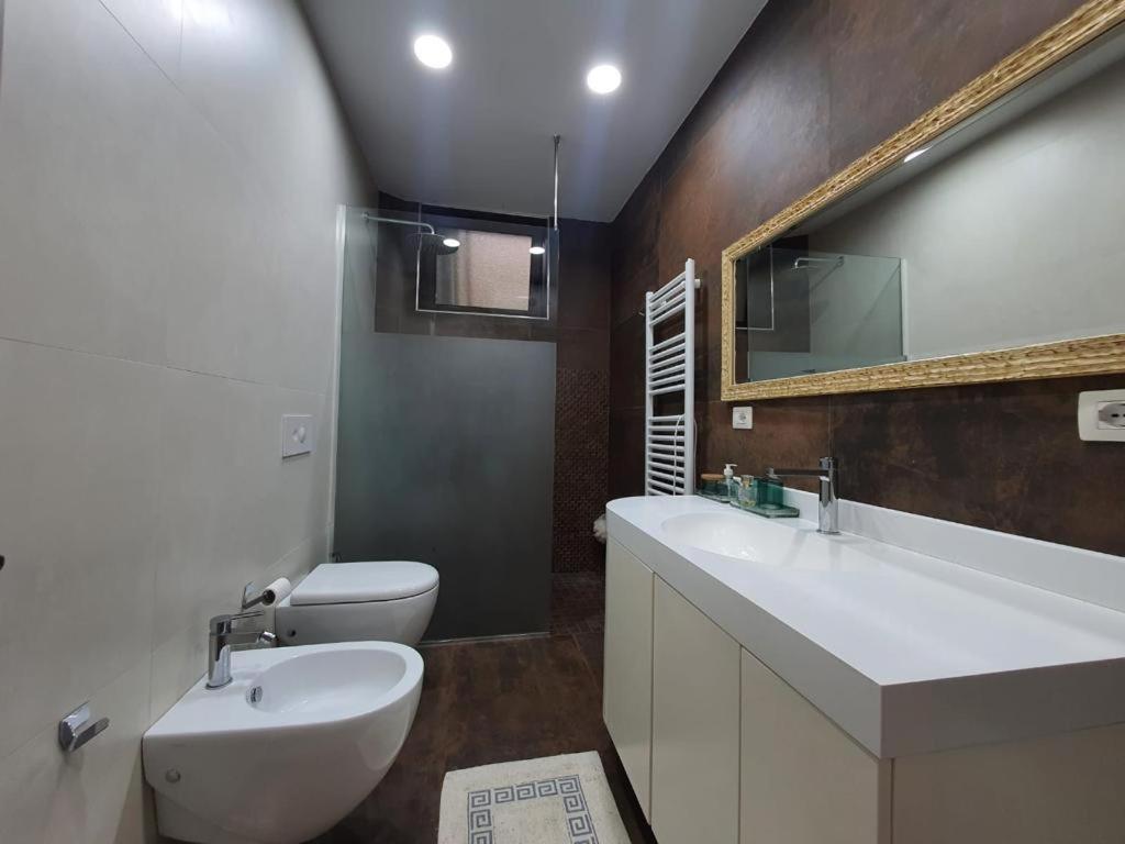 Noemi Apartment Тирана Екстер'єр фото